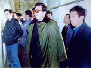 1993年12月時(shí)任河南省委書記、現(xiàn)任中央政治局常委的***視察我廠